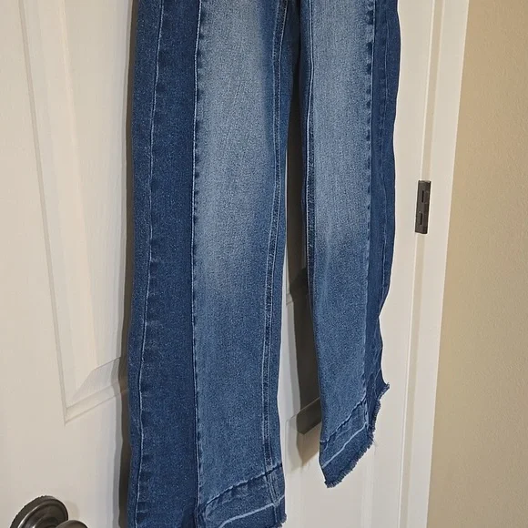 GAP High Rise Stride Wide Leg Jeans - Picture 5 of 9